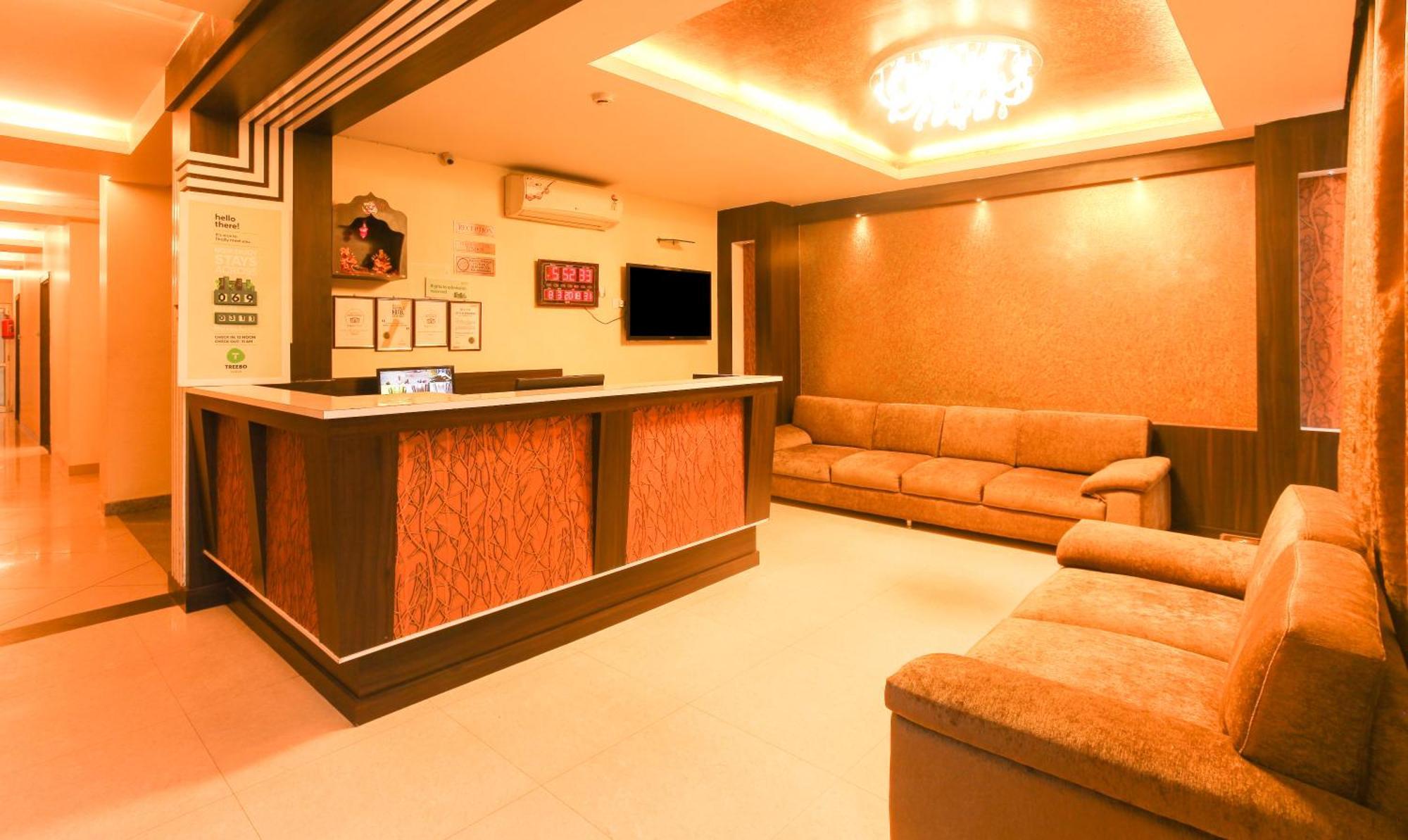 Hotel Janki International Sigra 2 Km From Kashi Vishwanath Temple Varanasi Bagian luar foto