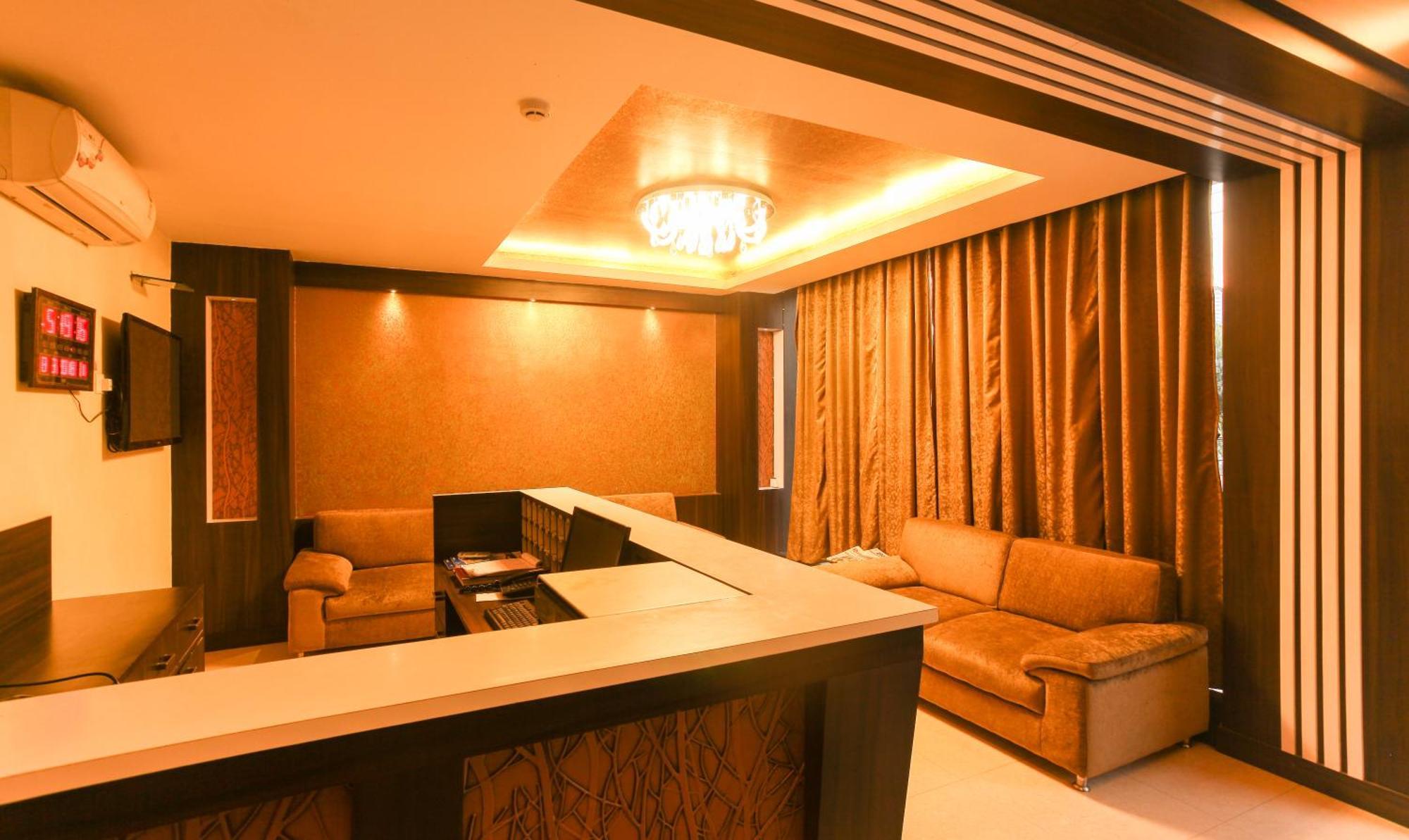 Hotel Janki International Sigra 2 Km From Kashi Vishwanath Temple Varanasi Bagian luar foto